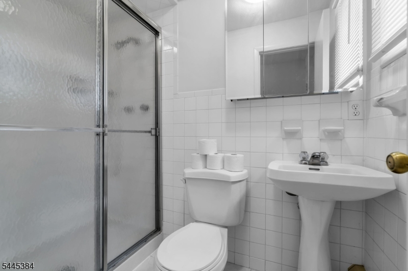 7 Oak Ridge Springfield, NJ 07081 - Photo 28 of 42 Gallery Image 28
