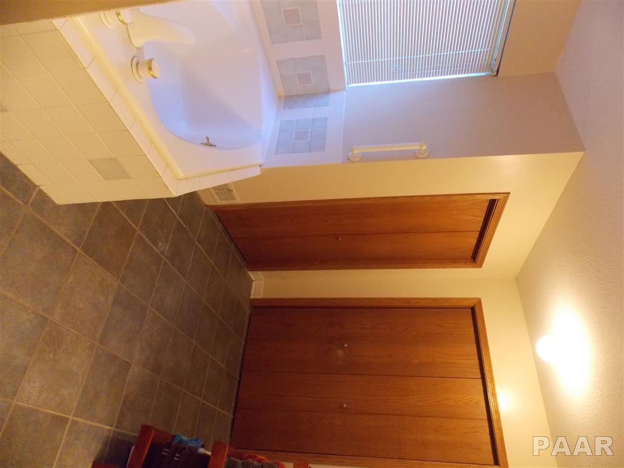 9715 West Dover Court Mapleton, IL 61547 - Photo 19 of 29 Gallery Image 19
