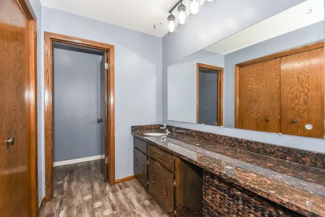 $379,990 | 15524 Pine Road, Oak Forest, IL 60452