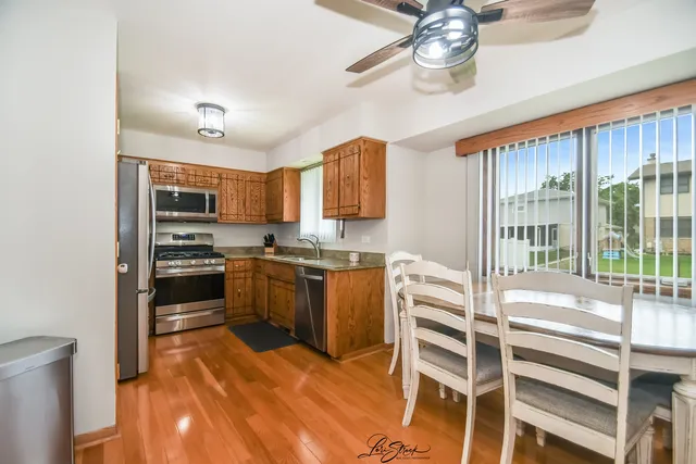 $379,990 | 15524 Pine Road, Oak Forest, IL 60452