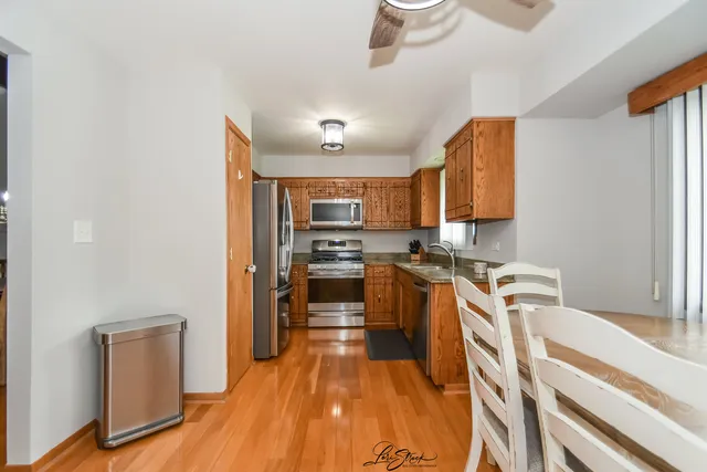 $379,990 | 15524 Pine Road, Oak Forest, IL 60452