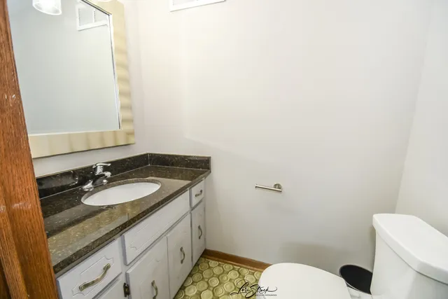 $379,990 | 15524 Pine Road, Oak Forest, IL 60452