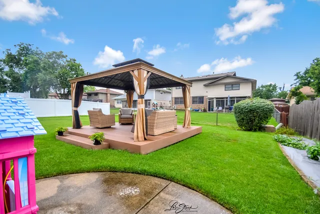 $379,990 | 15524 Pine Road, Oak Forest, IL 60452