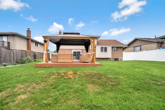 $379,990 | 15524 Pine Road, Oak Forest, IL 60452