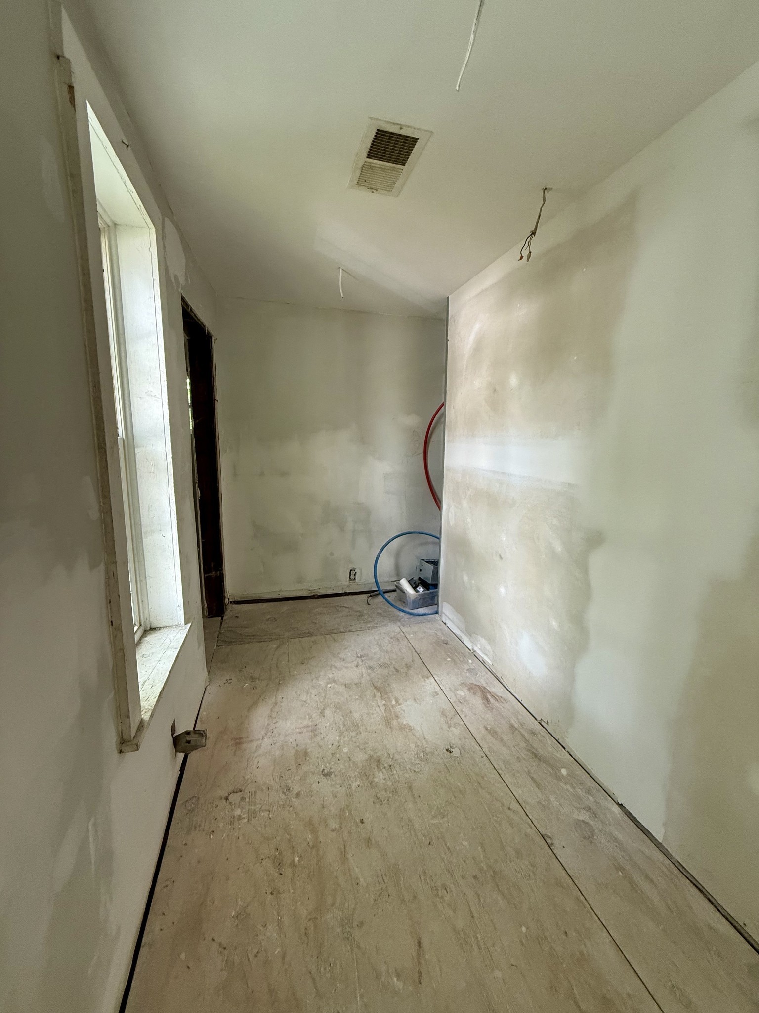 10261-2 Bridge Street Columbia, TN 38401 - Photo 12 of 14 a view of small space