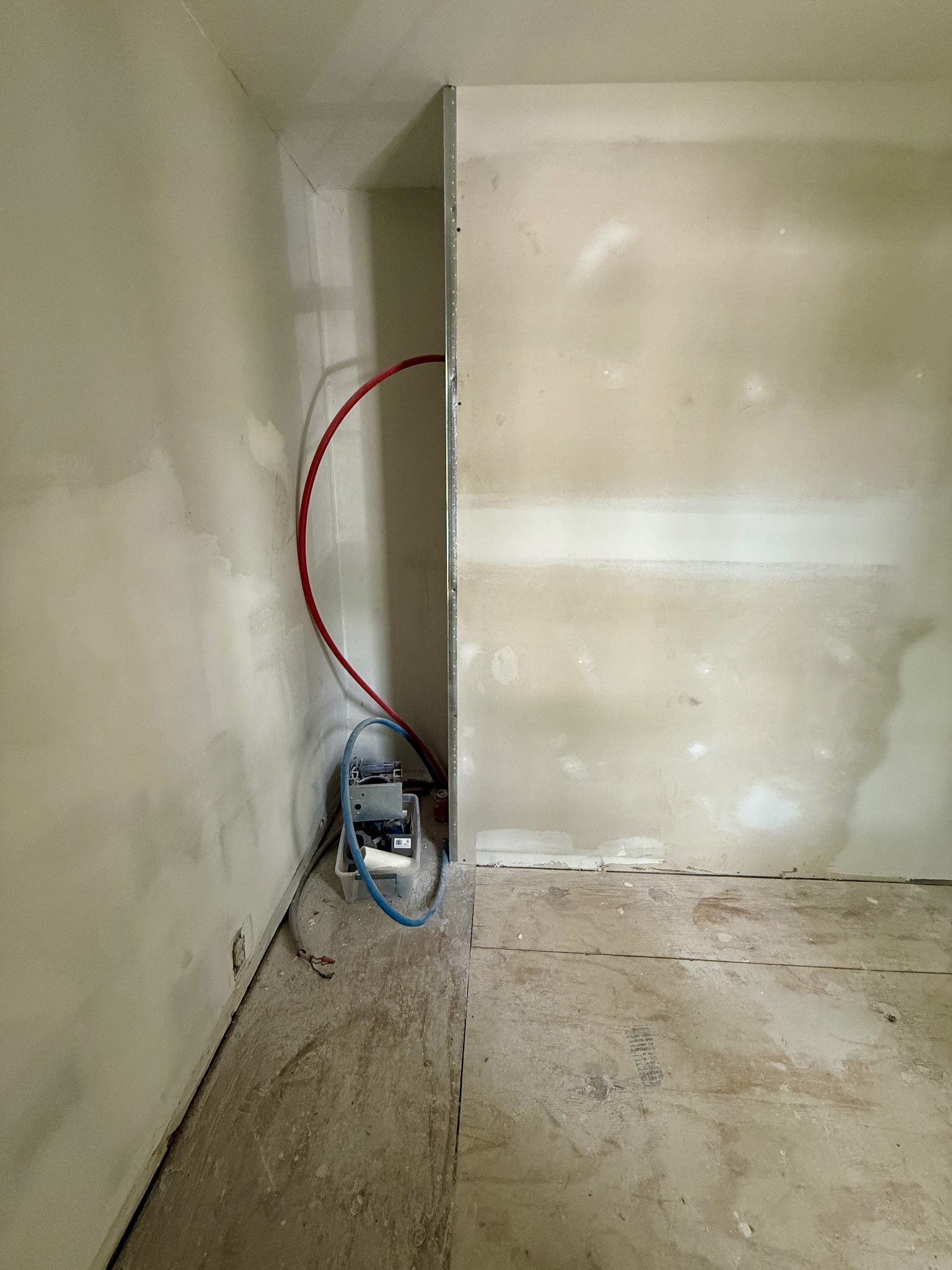 10261-2 Bridge Street Columbia, TN 38401 - Photo 14 of 14 a picture of a bathroom with a sink