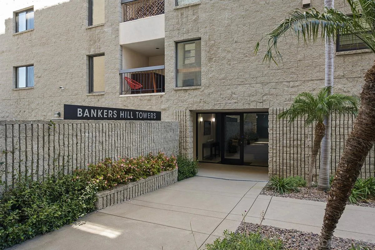 3570 1st Avenue, Unit 1 San Diego, CA 92103 - Photo 38 of 55 a view of a pathway with a house