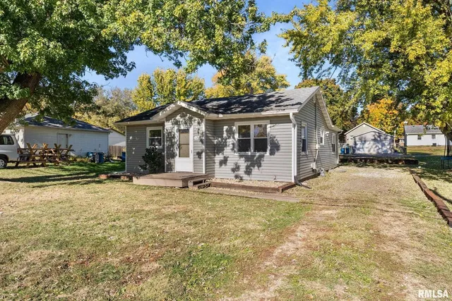 $194,900 | 1215 Wisconsin Street, Le Claire, IA 52753