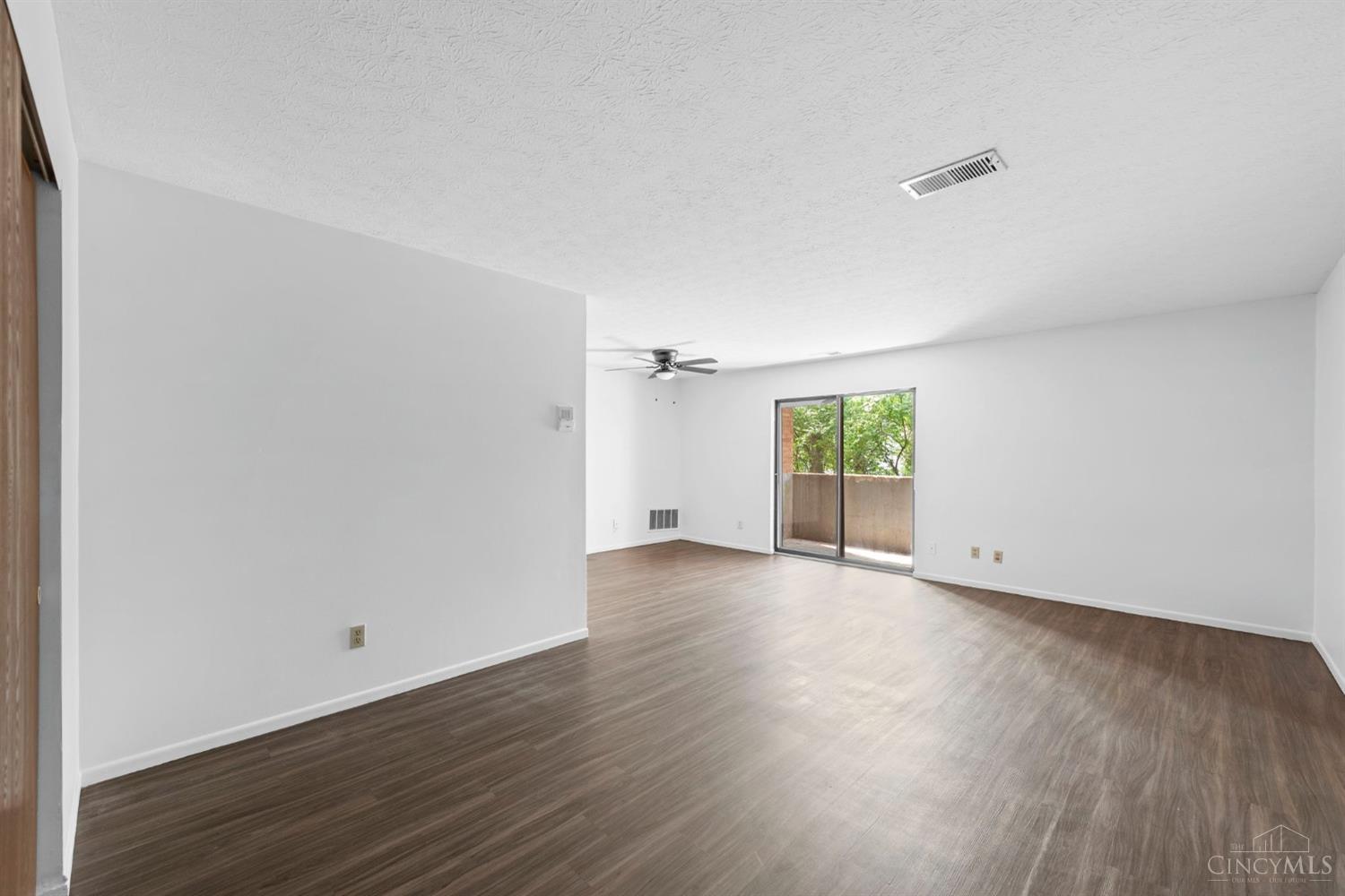 518 Riddle Road, Unit 3 Cincinnati, OH 45220 - Photo 5 of 22 Gallery Image 5