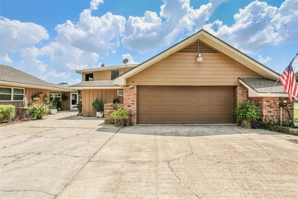 $445,000 | 605 Alabama Street, Sulphur, LA 70663