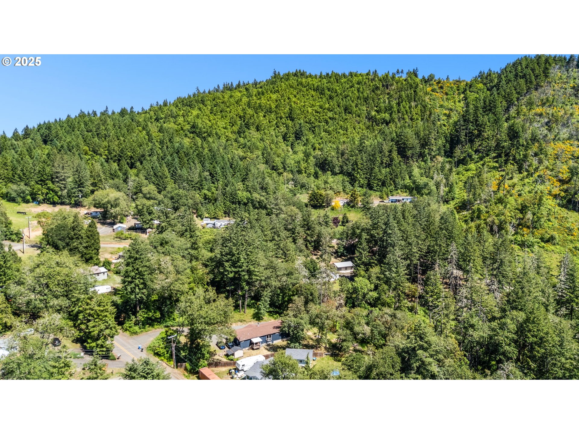 700 Union Gap Loop Oakland, OR 97462 - Photo 2 of 31 Gallery Image 2