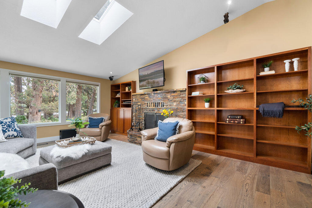 20476 Mainline Road Bend, OR 97702 - Photo 13 of 50 DSC01044