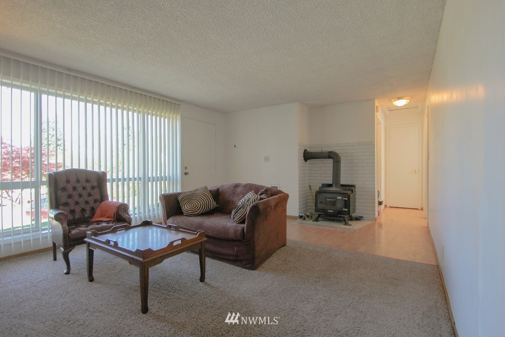 3500 Northeast 7th Place Renton, WA 98056 - Photo 2 of 12