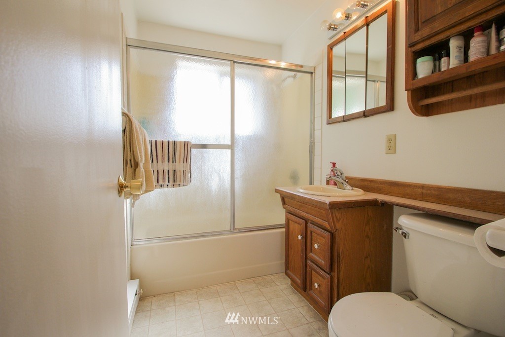 3500 Northeast 7th Place Renton, WA 98056 - Photo 6 of 12