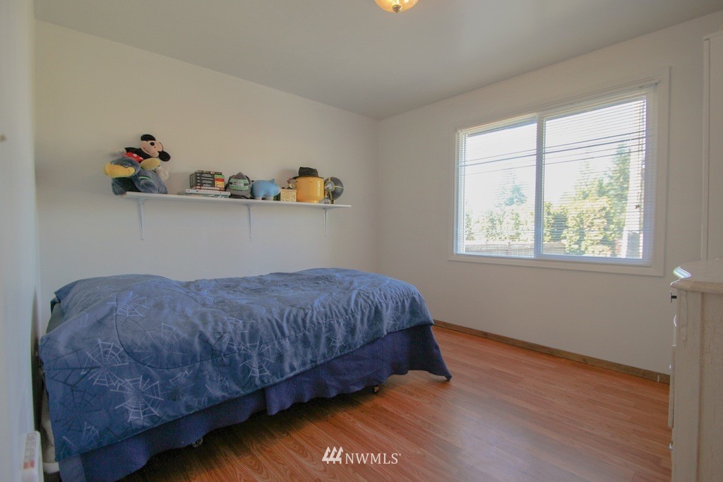 3500 Northeast 7th Place Renton, WA 98056 - Photo 7 of 12