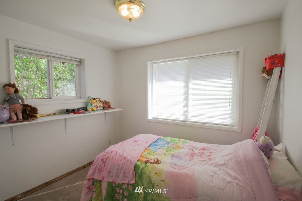 3500 Northeast 7th Place Renton, WA 98056 - Photo 8 of 12
