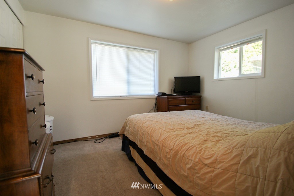 3500 Northeast 7th Place Renton, WA 98056 - Photo 9 of 12