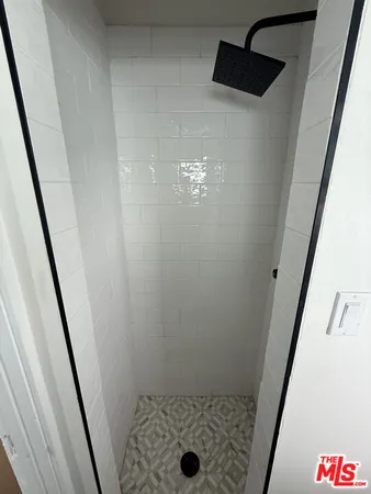$2,000 | 44 Rose Avenue, Venice, CA 90291