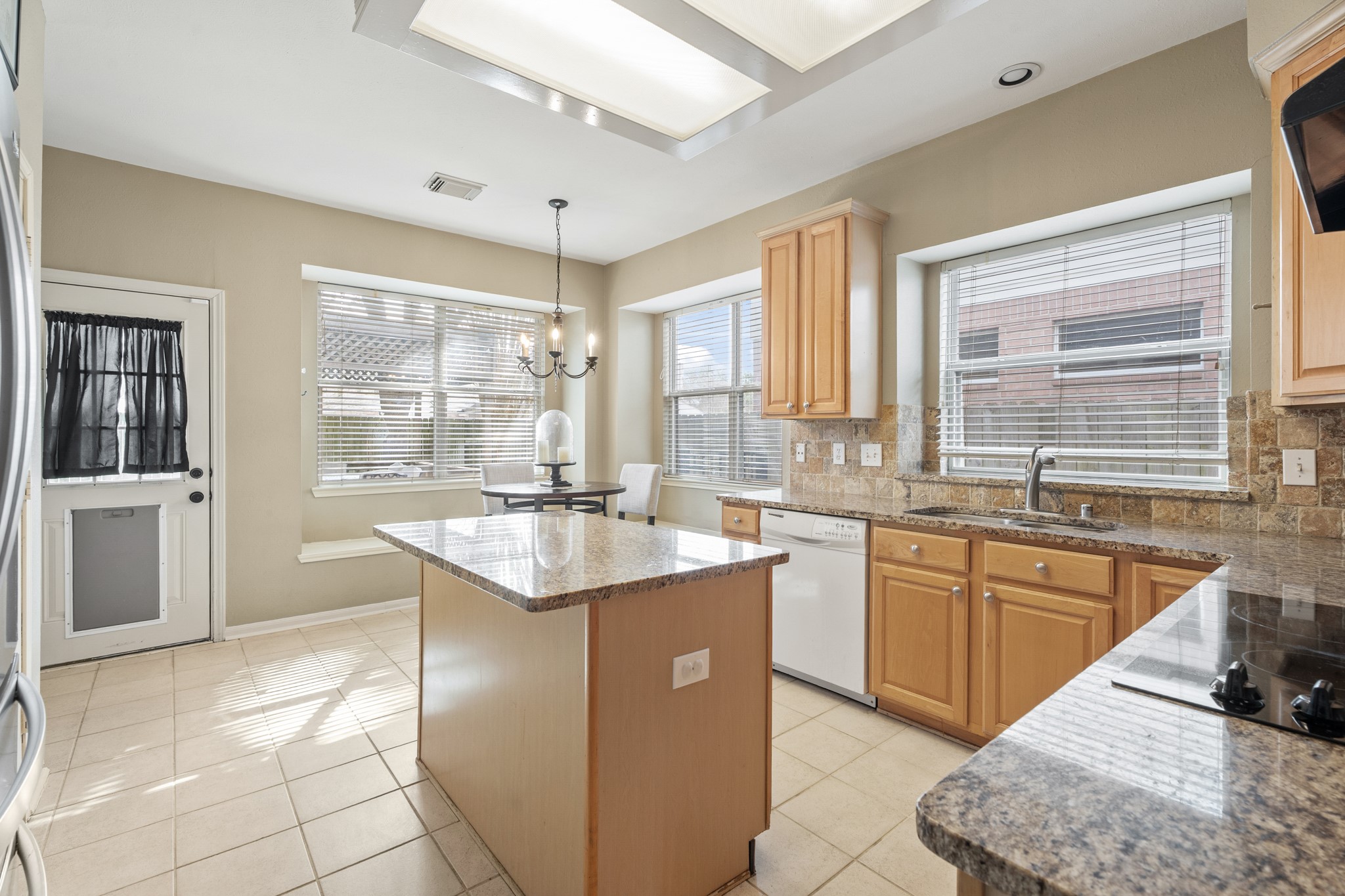 3315 Ridgepoint Court Pearland, TX 77584 - Photo 12 of 29