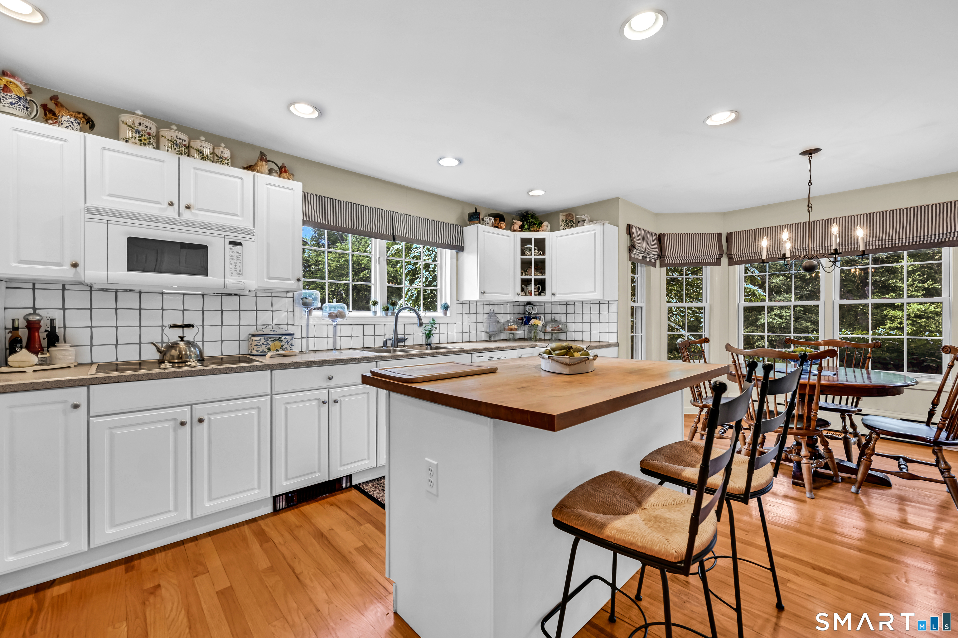 199 Taugwonk Road Stonington, CT 06378 - Photo 10 of 40 Kitchen
