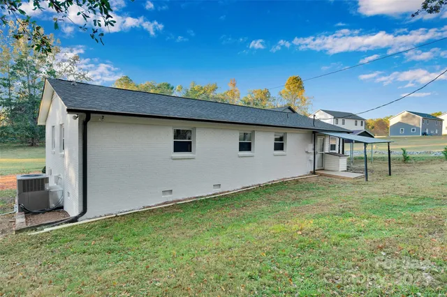 $250,000 | 1433 Poovey Hill Lane, Lincolnton, NC 28092