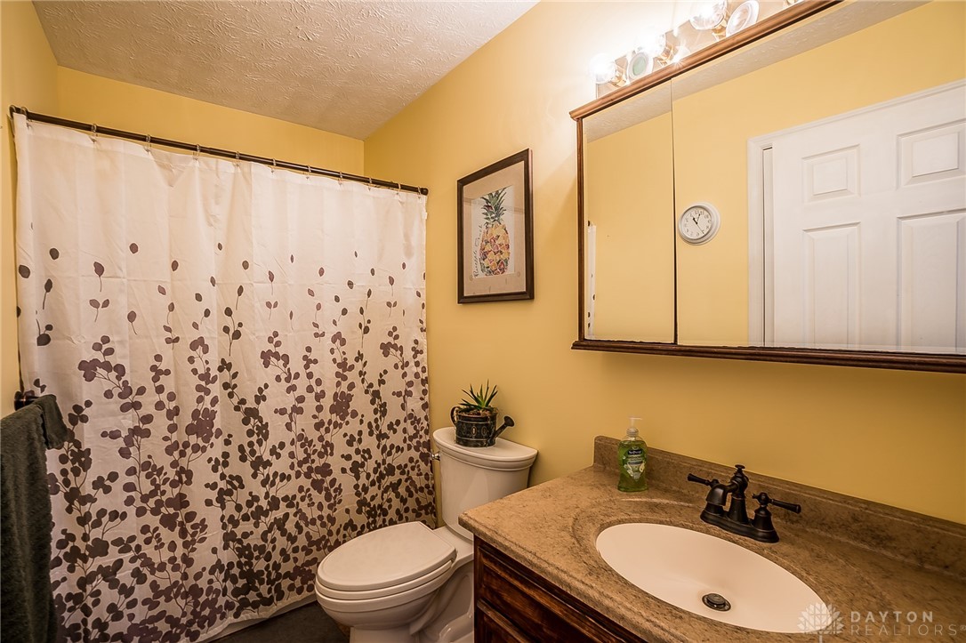 259 Willow Road Springfield, OH 45502 - Photo 20 of 43 Bathroom