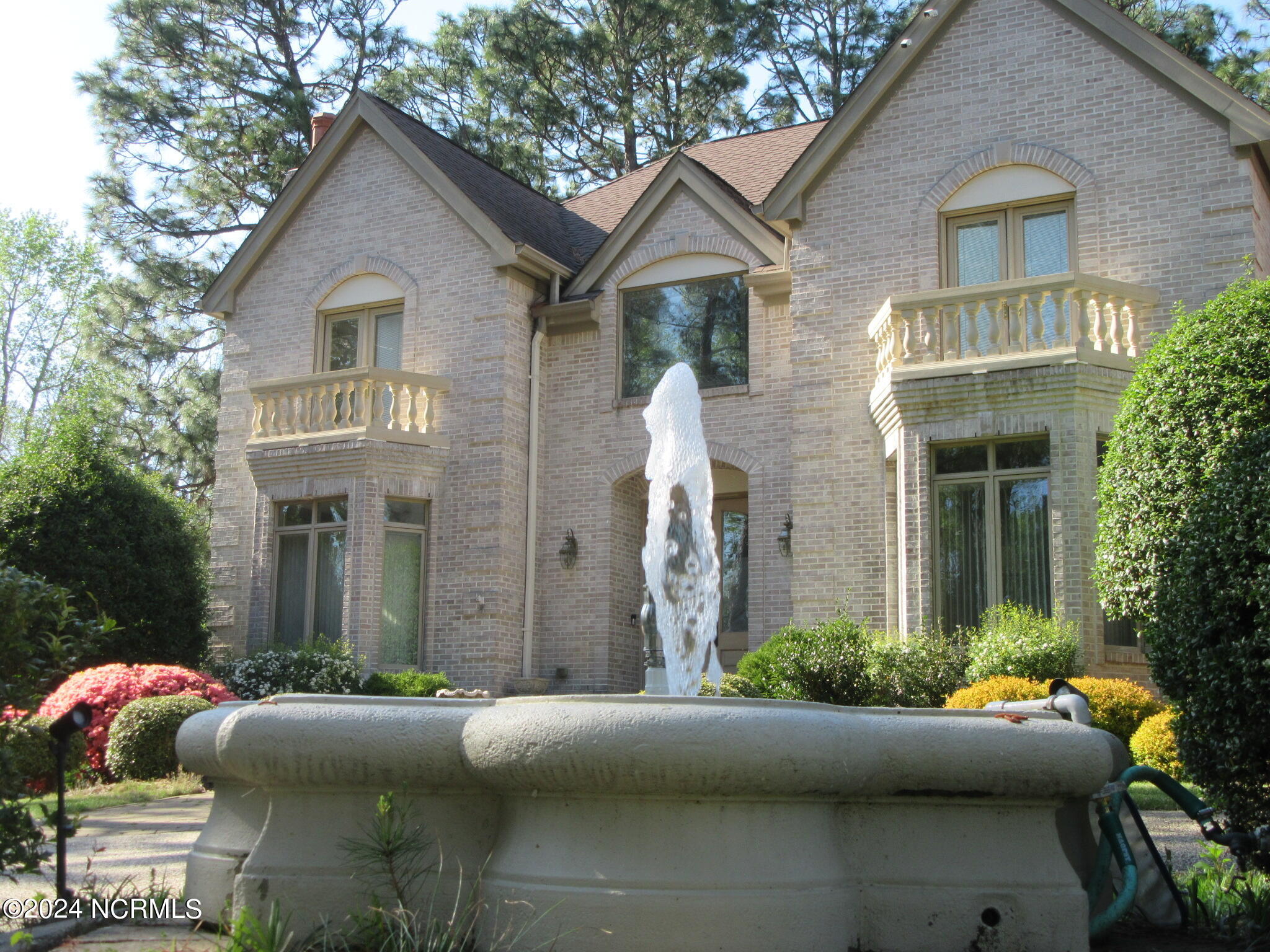 110 Brookhaven Road Pinehurst, NC 28374 - Photo 6 of 78 Front Fountain