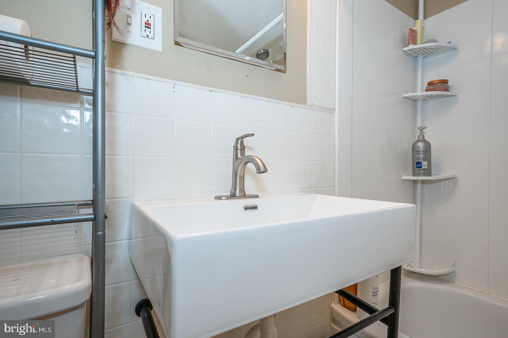 751 Red Oak Terrace Wayne, PA 19087 - Photo 29 of 41 Bathroom 3