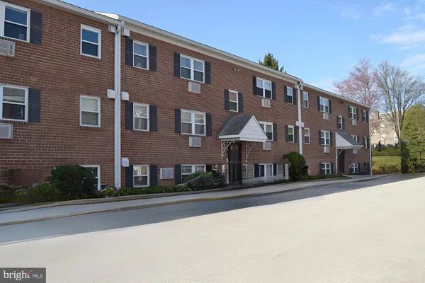 $179,950 | 1 Radnor Drive, Unit E4, Newtown Square, PA 19073