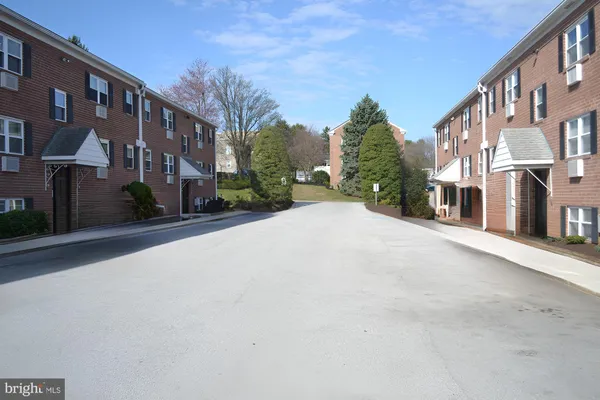 $179,950 | 1 Radnor Drive, Unit E4, Newtown Square, PA 19073