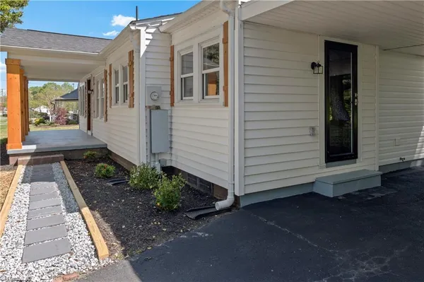 $255,900 | 212 East Main Street, Cleveland, NC 27013