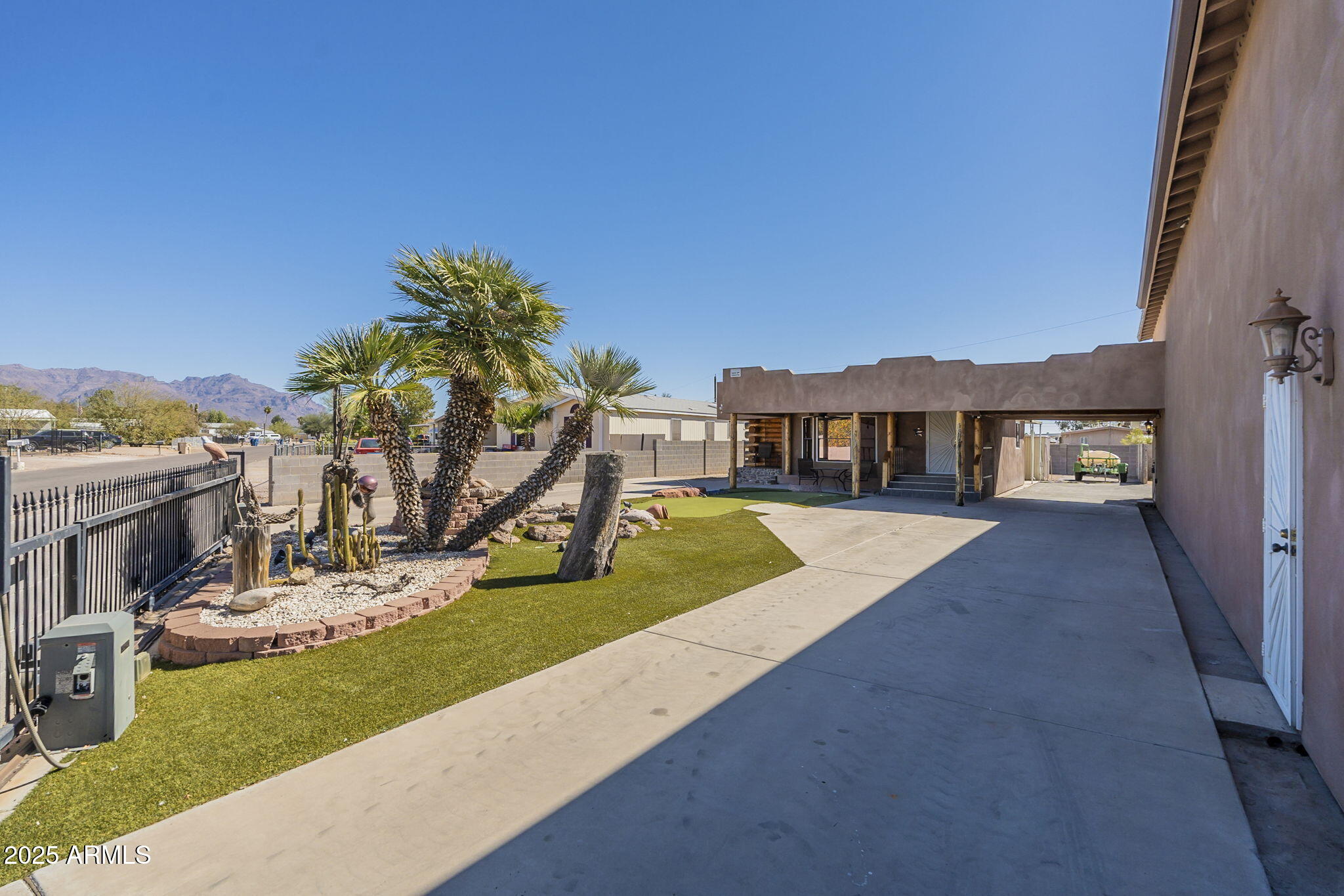 1373 East 23rd Avenue Apache Junction, AZ 85119 - Photo 5 of 53 a view of a house with a park