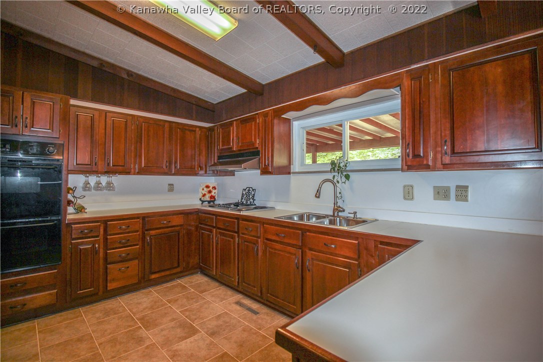 1132 Emerald Road Charleston, WV 25314 - Photo 7 of 25 Gallery Image 7