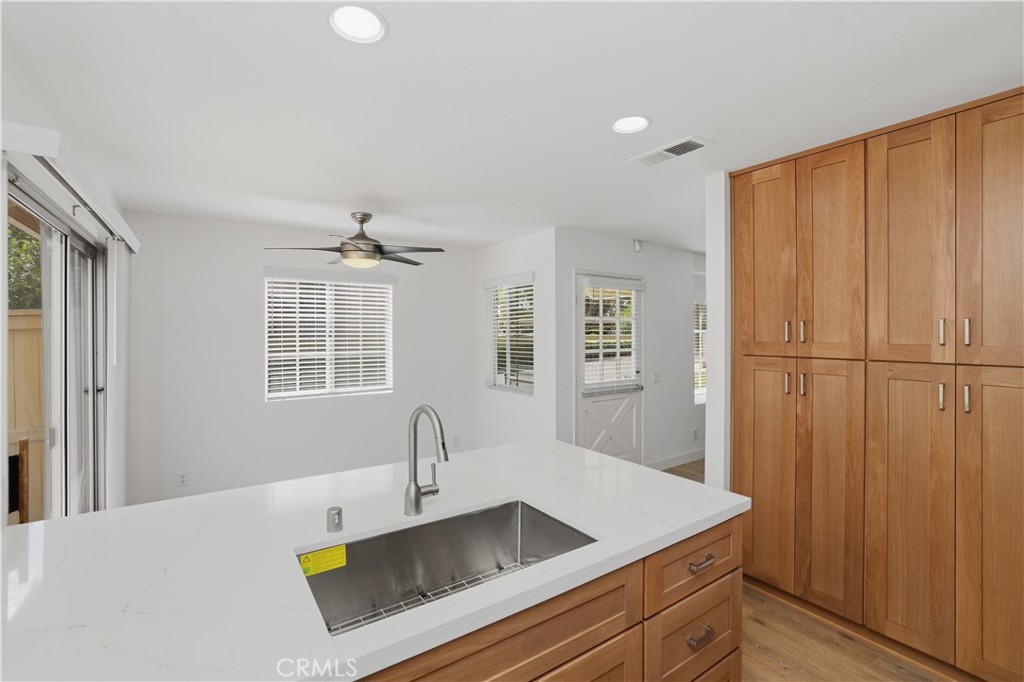 11 Fairside Irvine, CA 92614 - Photo 15 of 40