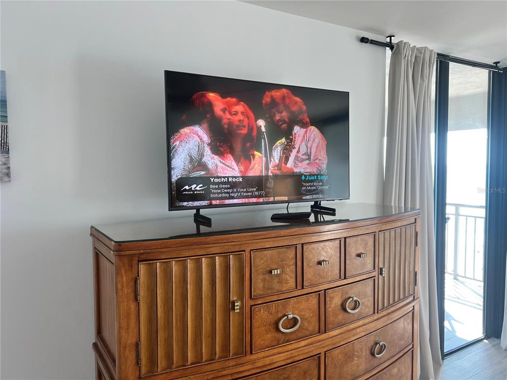 1001 Point Of Rocks Road, Unit 611 Sarasota, FL 34242 - Photo 15 of 39