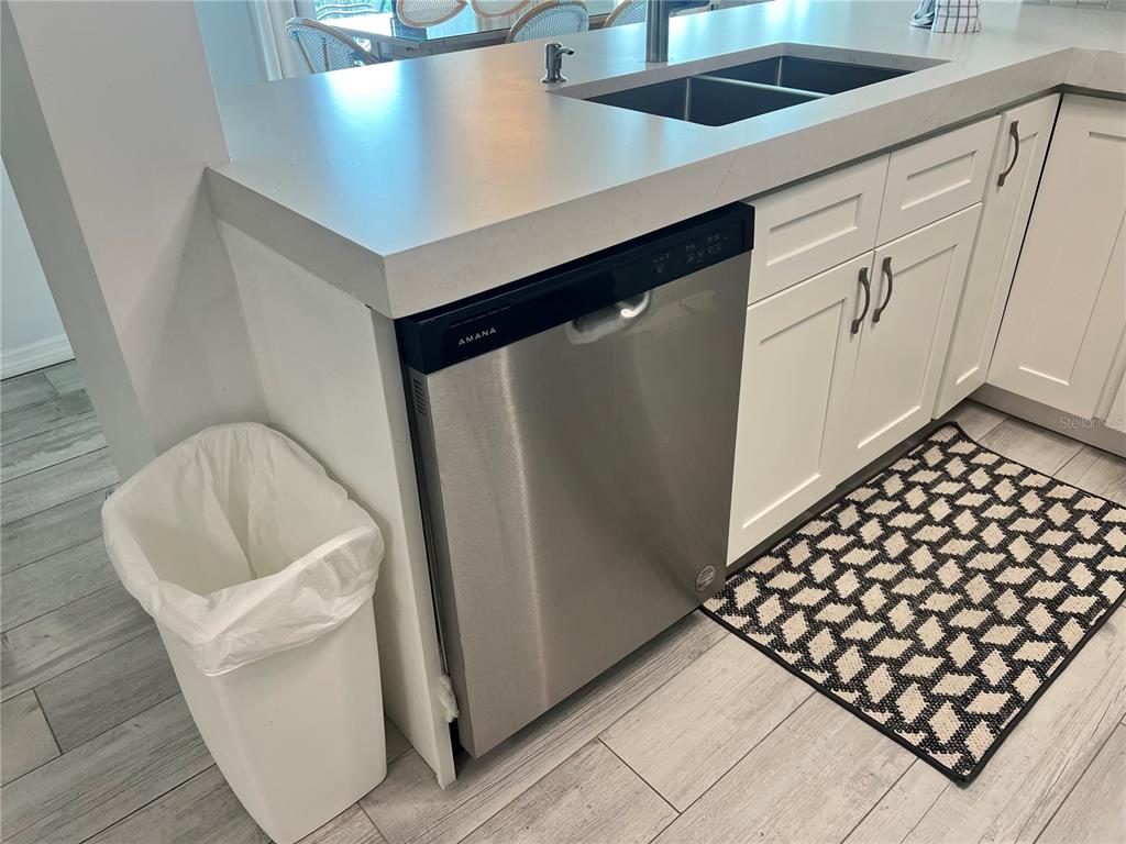 1001 Point Of Rocks Road, Unit 611 Sarasota, FL 34242 - Photo 7 of 39