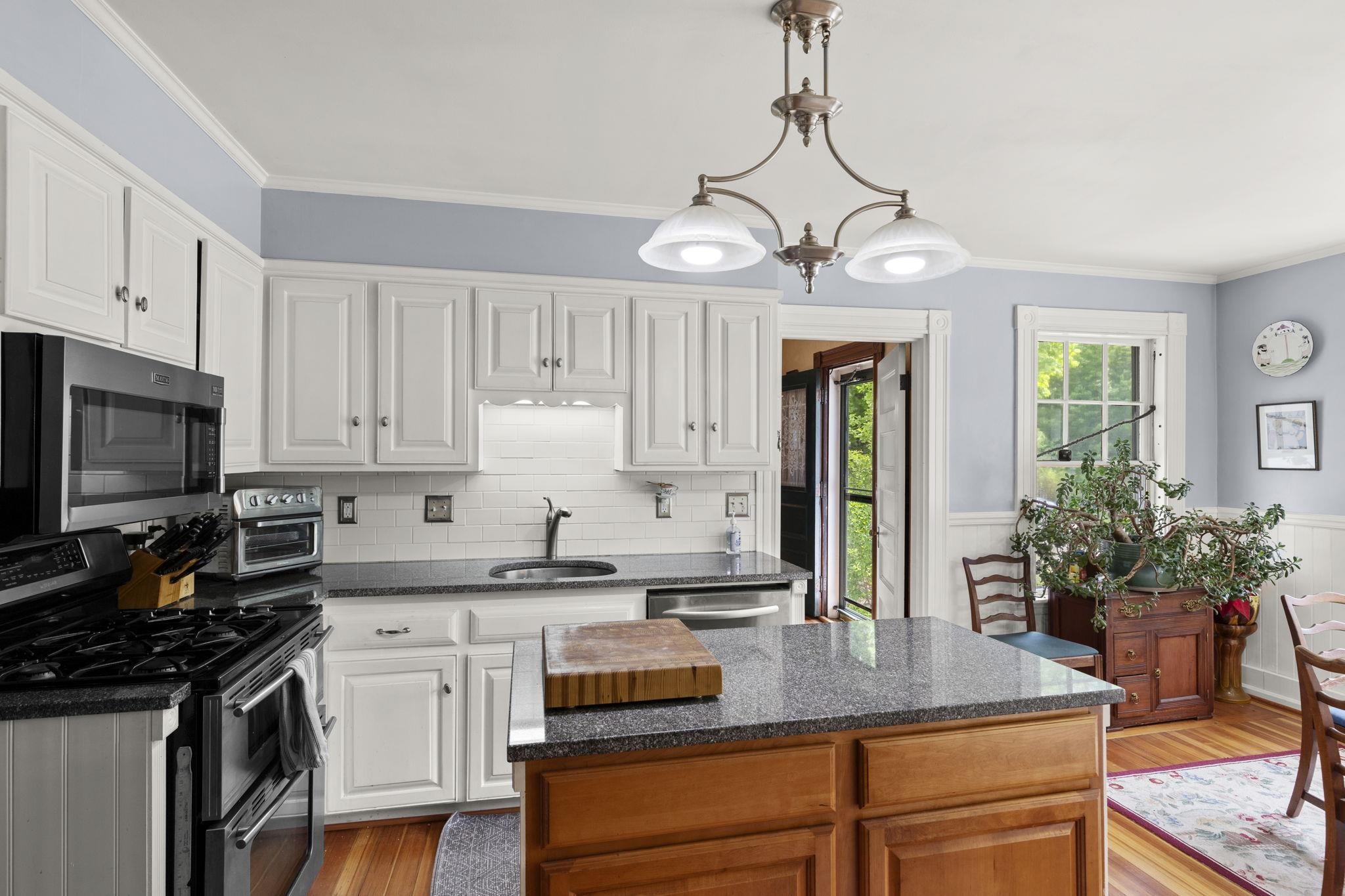 244 Wentworth Road Brookfield, NH 03872 - Photo 3 of 30