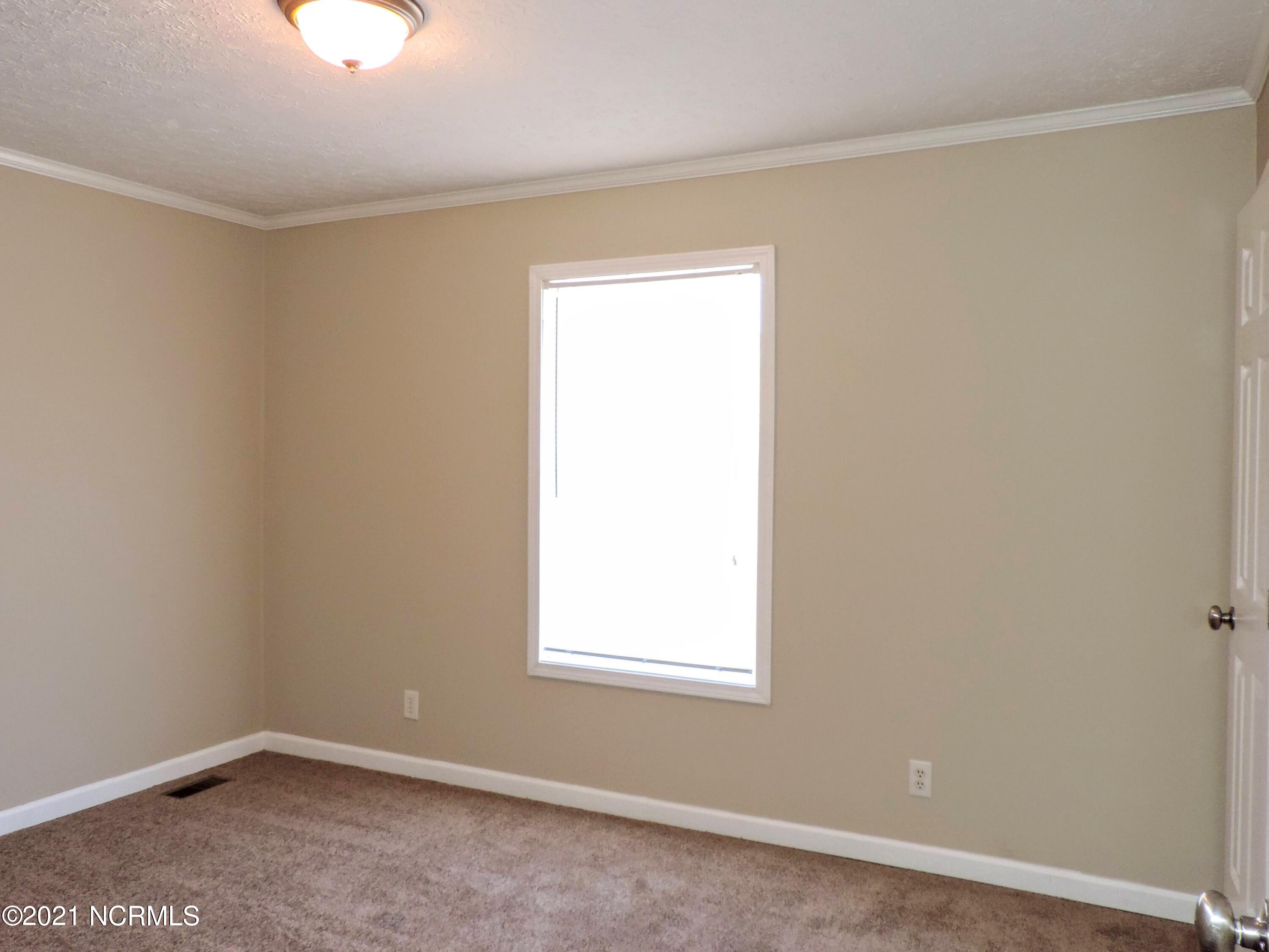 1686 Honeycutt Road Clinton, NC 28328 - Photo 28 of 33 DSCN5611