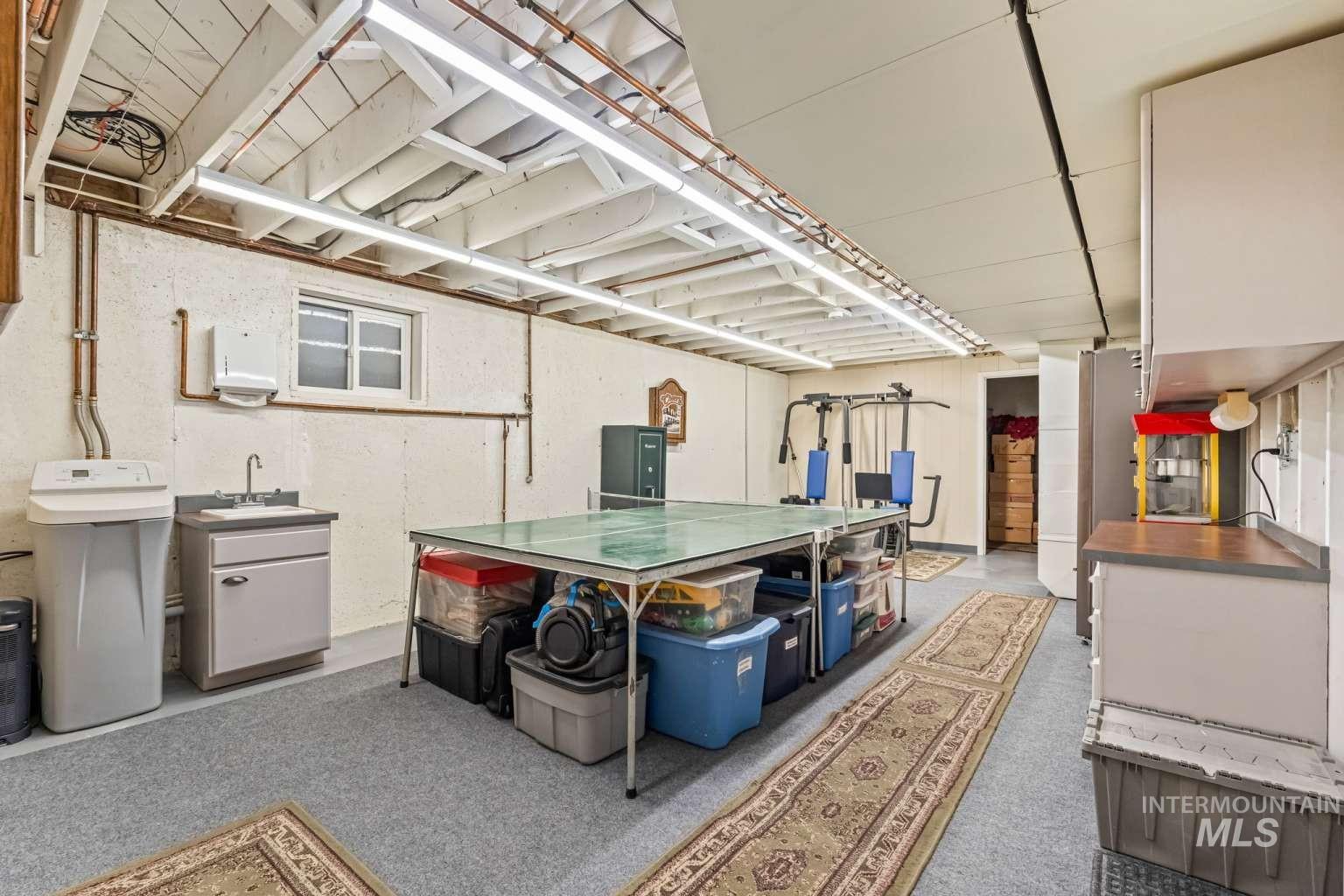 8720 Cornwall Drive Boise, ID 83704 - Photo 19 of 24 Misc room featuring a sink