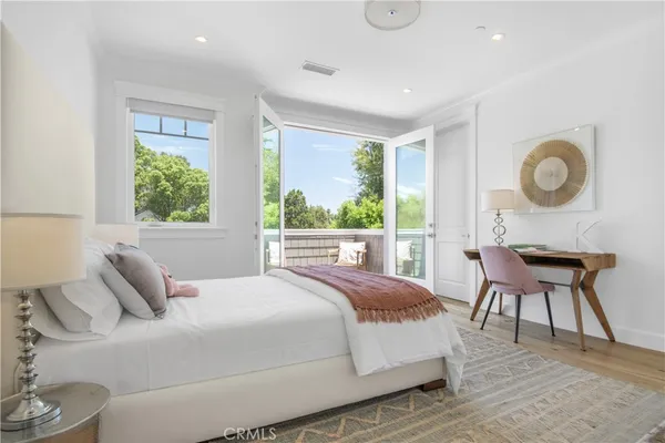 $17,900 | 5111 Greenbush Avenue, Sherman Oaks, CA 91423