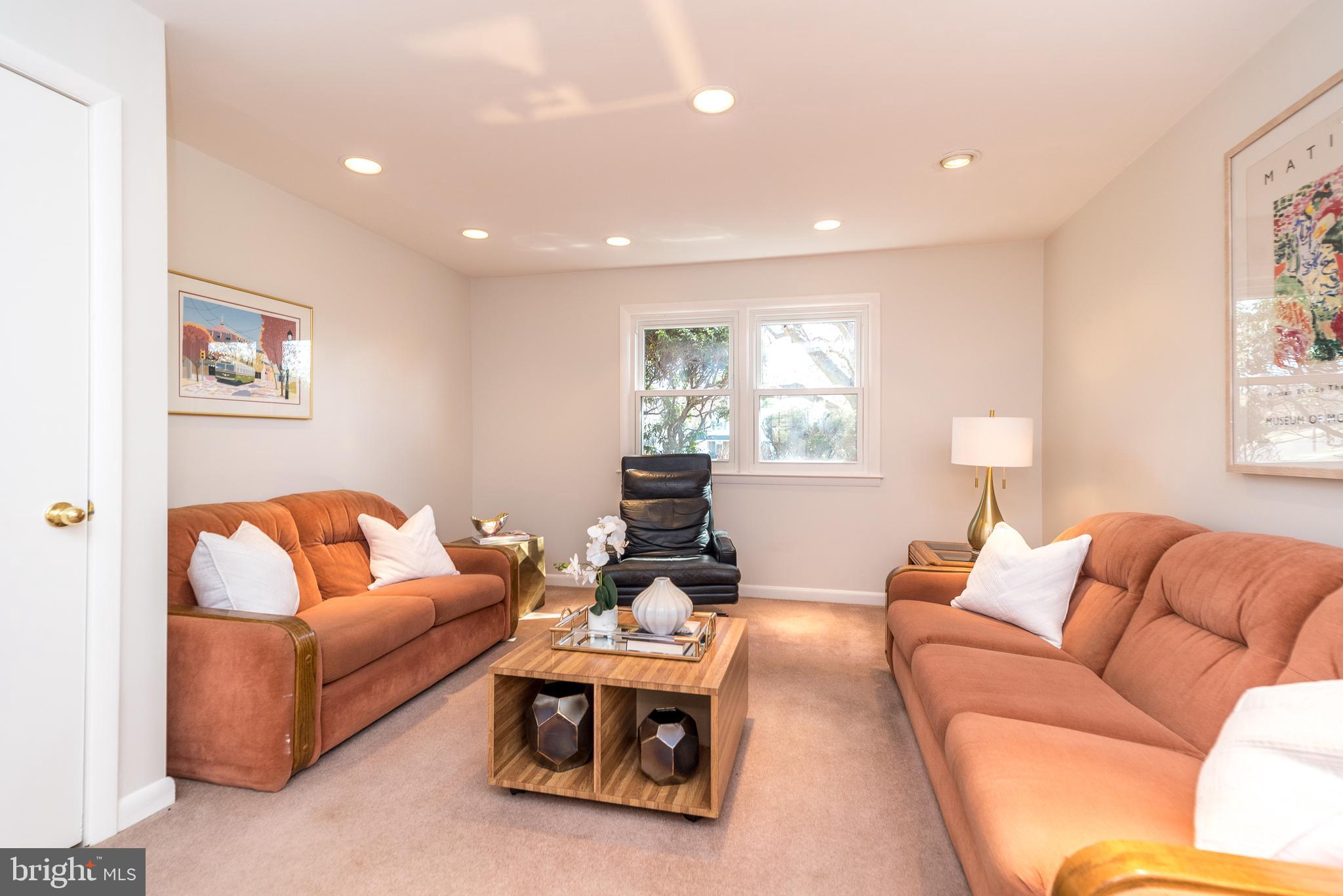 1660 Whitehouse Road Ambler, PA 19002 - Photo 25 of 69 Family room