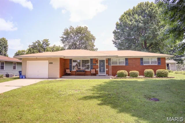 $167,900 | 425 Sanders Street, Bethalto, IL 62010