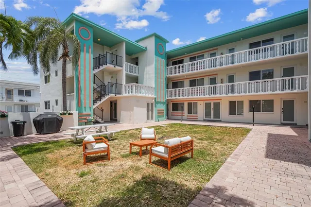 $1,750 | 1857 Jefferson Street, Unit 306, Hollywood, FL 33020