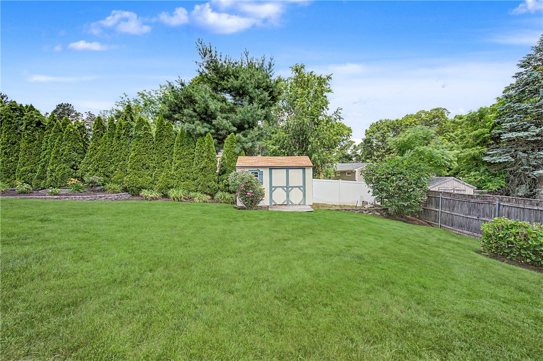117 Larchmont Road Warwick, RI 02886 - Photo 41 of 44