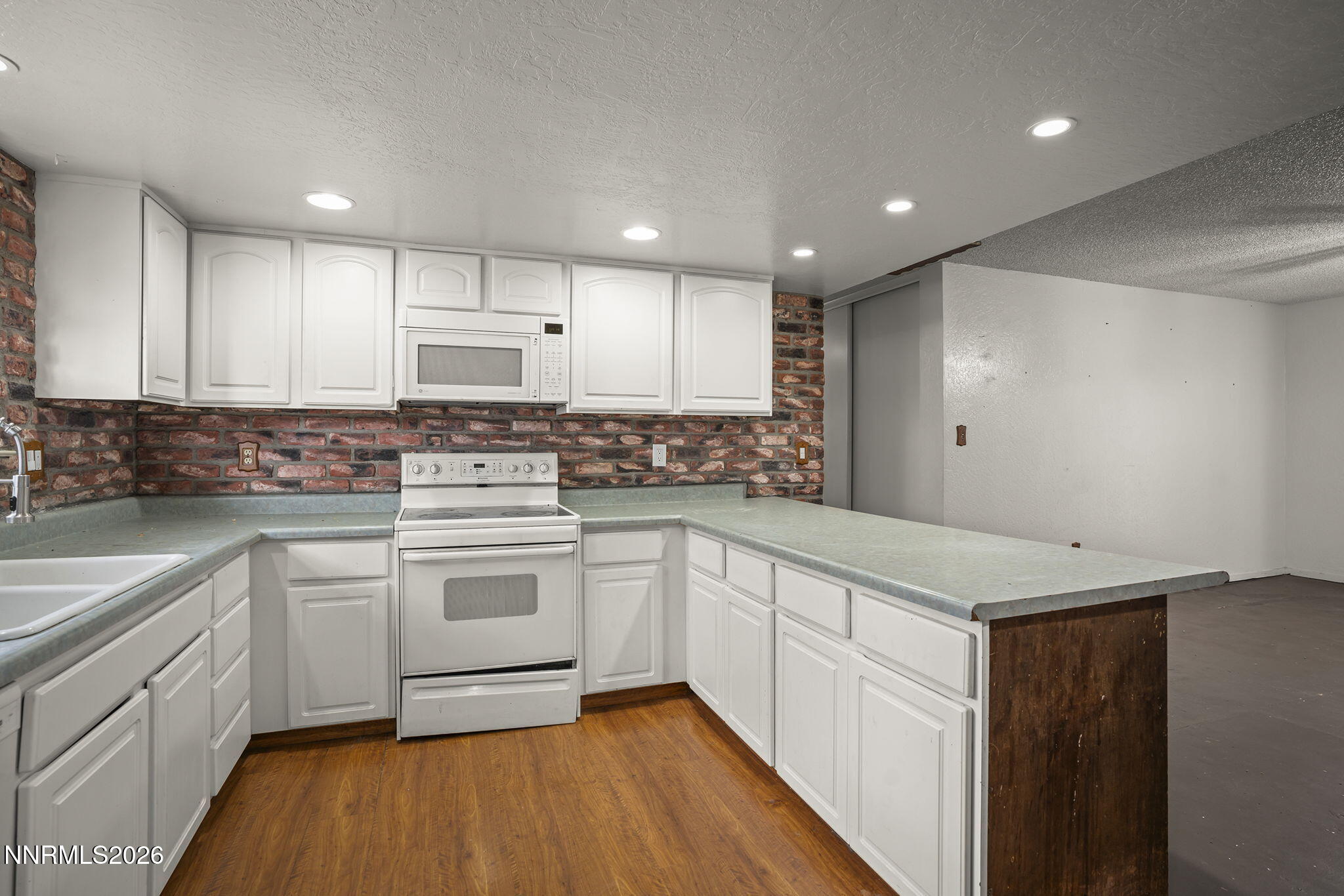 2550 Melody Lane Reno, NV 89512 - Photo 16 of 32 Kitchen