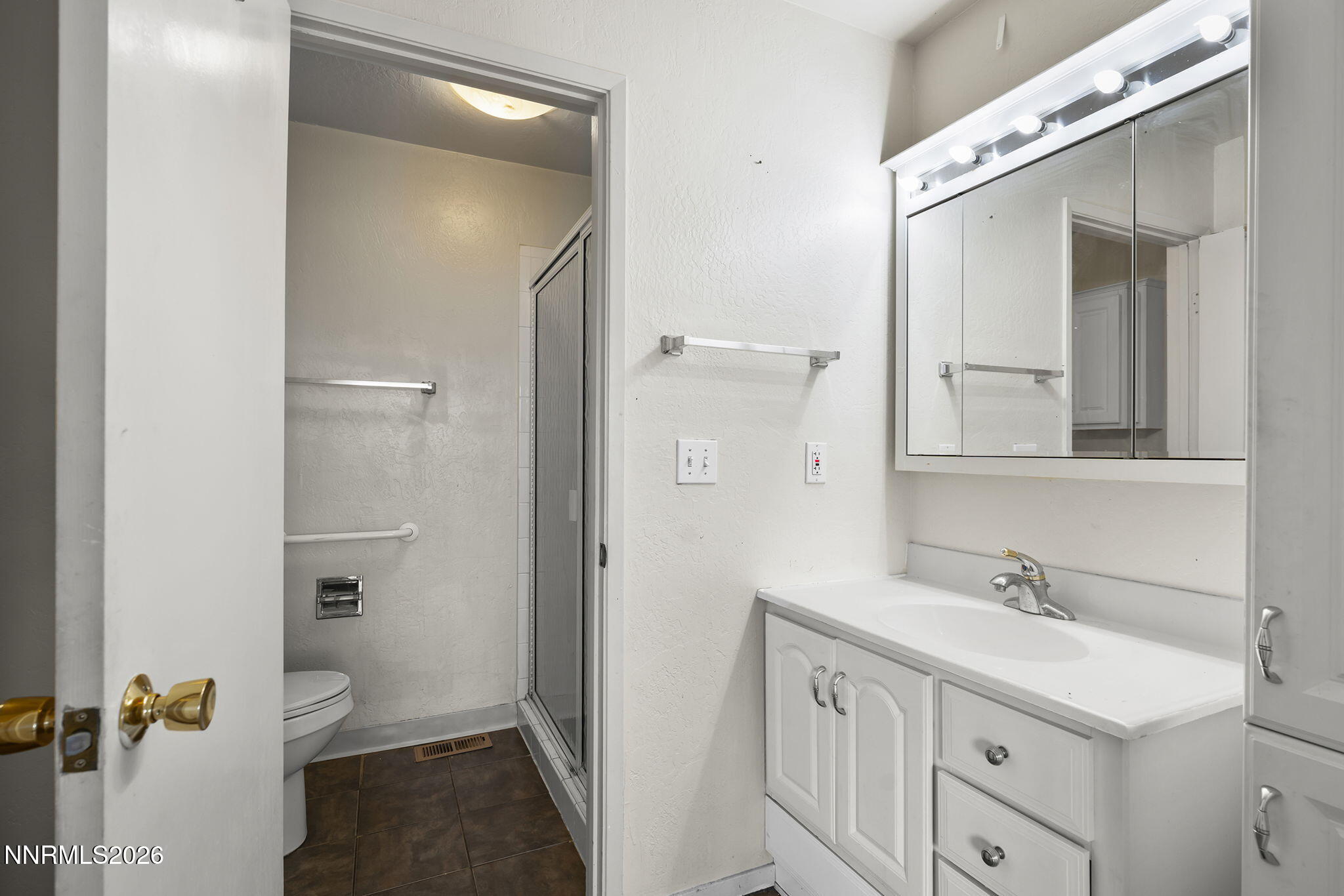 2550 Melody Lane Reno, NV 89512 - Photo 19 of 32 Primary Bathroom