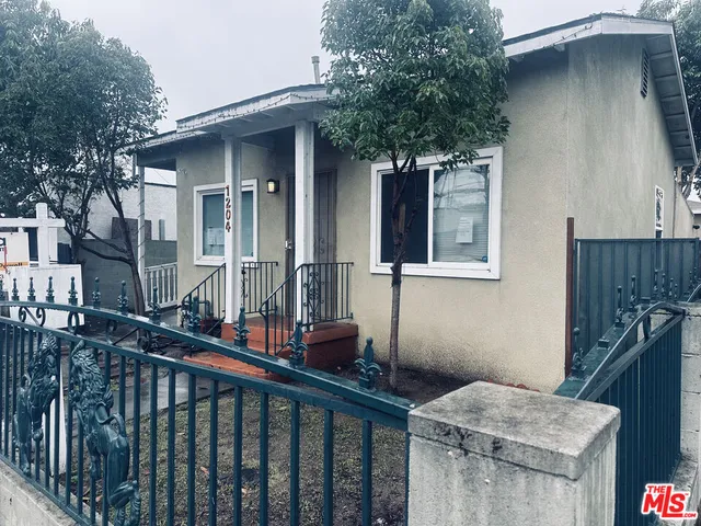 $654,900 | 1204 East Smith Place, Long Beach, CA 90806