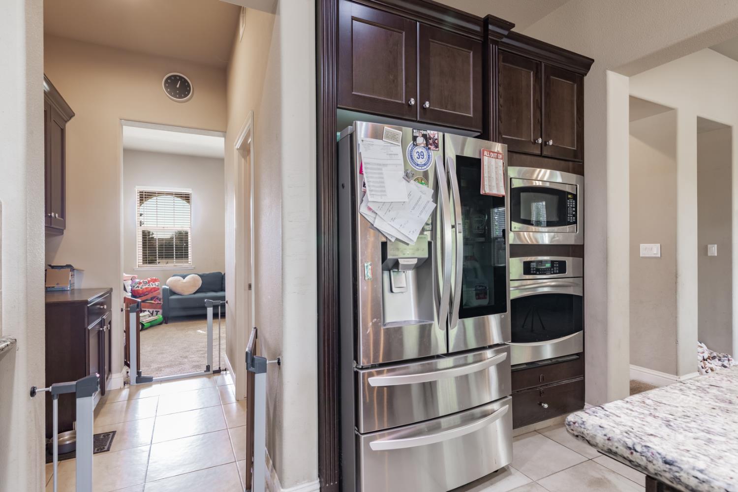 3299 Poe Avenue Clovis, CA 93619 - Photo 11 of 31