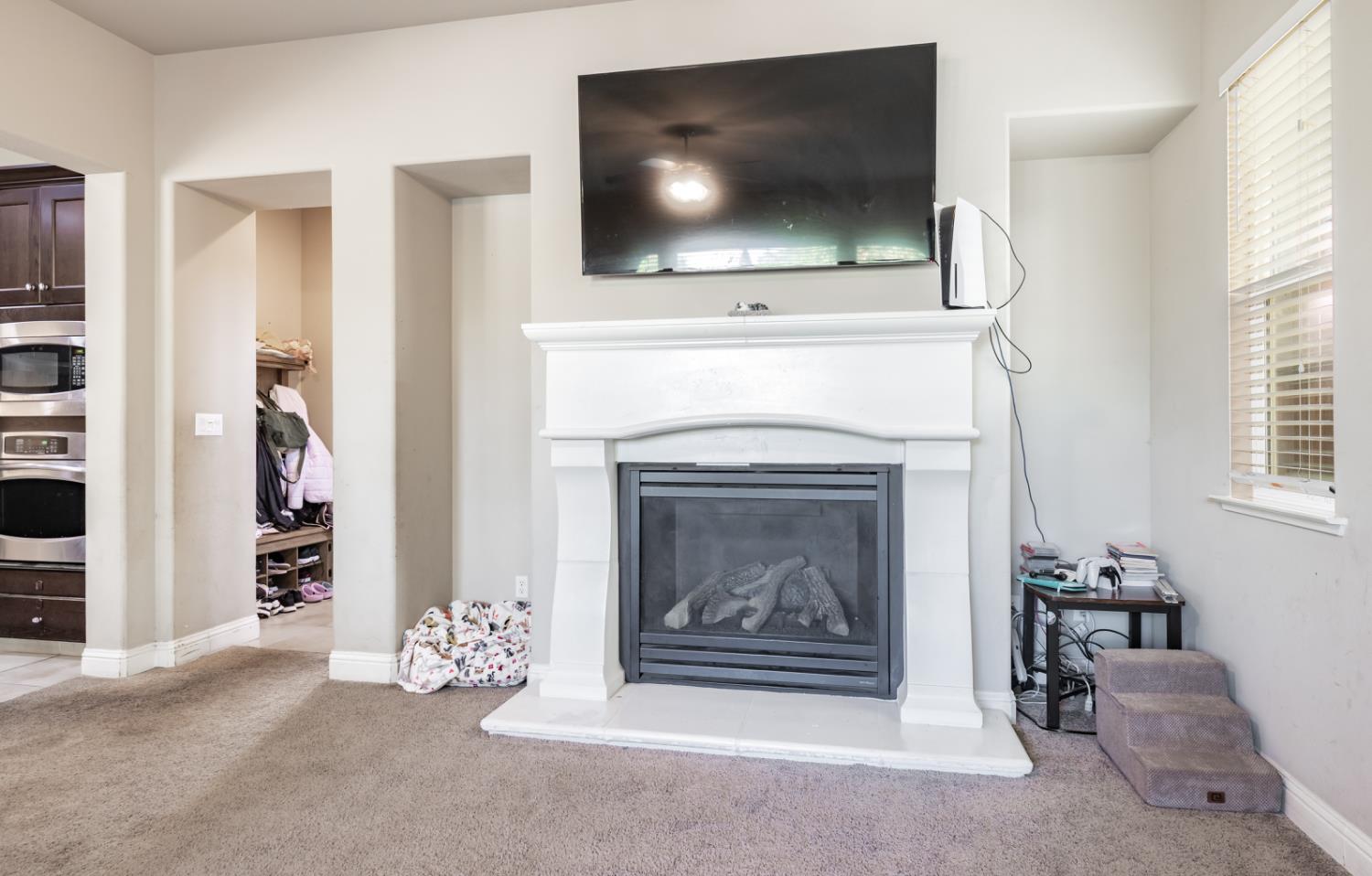 3299 Poe Avenue Clovis, CA 93619 - Photo 6 of 31