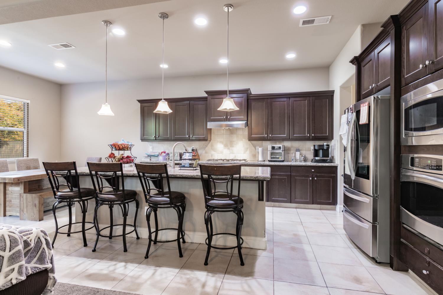 3299 Poe Avenue Clovis, CA 93619 - Photo 7 of 31